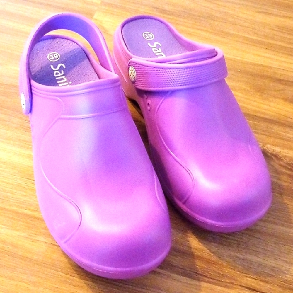 Sanita brand clogs